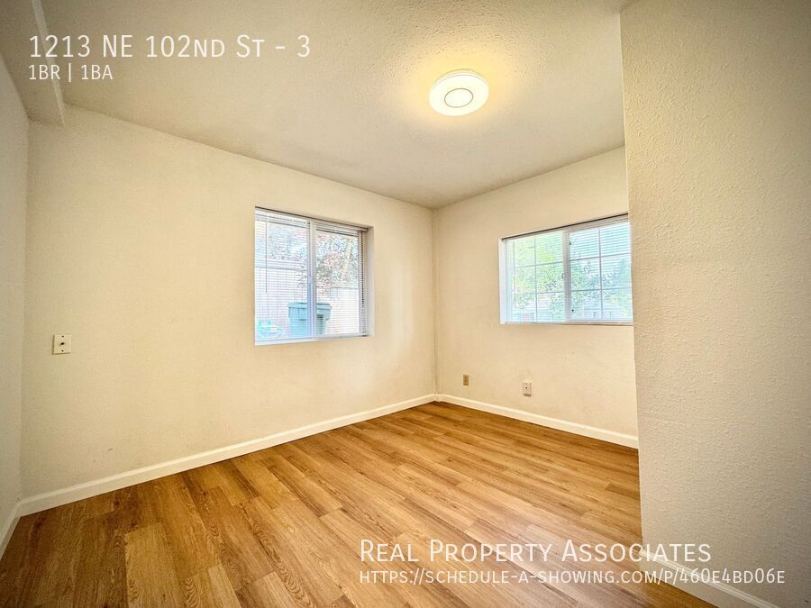 Foto principal - 1213 NE 102nd St