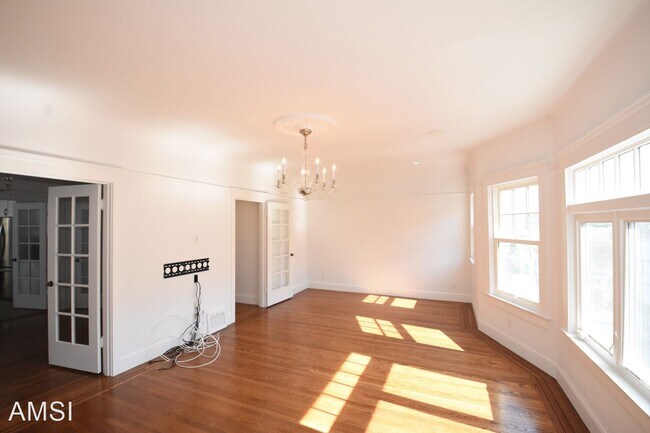 Building Photo - 2 br, 1 bath House - 666 Bay Street