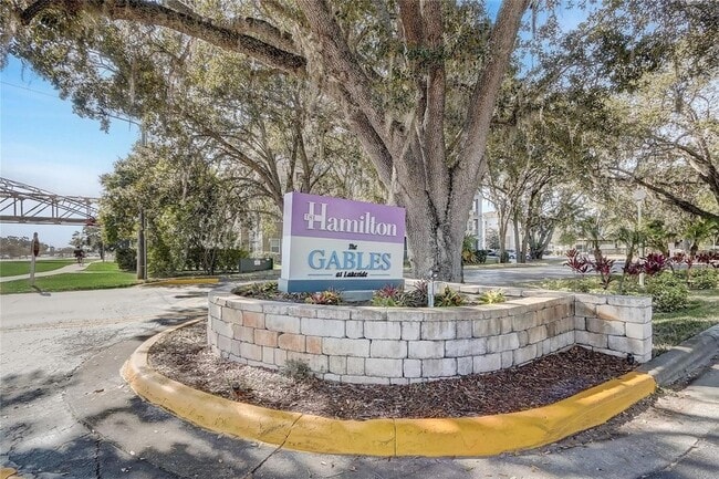 Building Photo - 1229 Bermuda Lakes Ln
