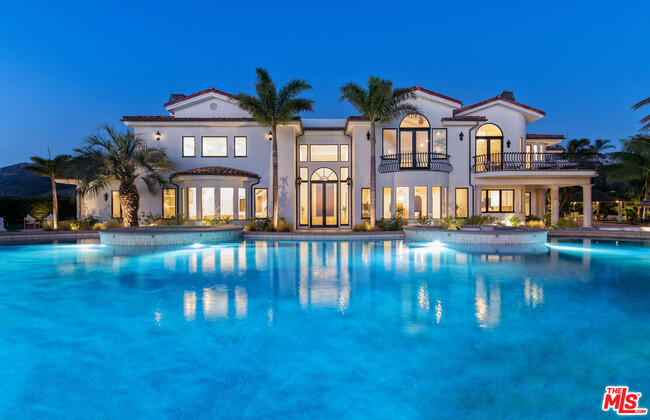 Building Photo - 6020 Bonsall Dr