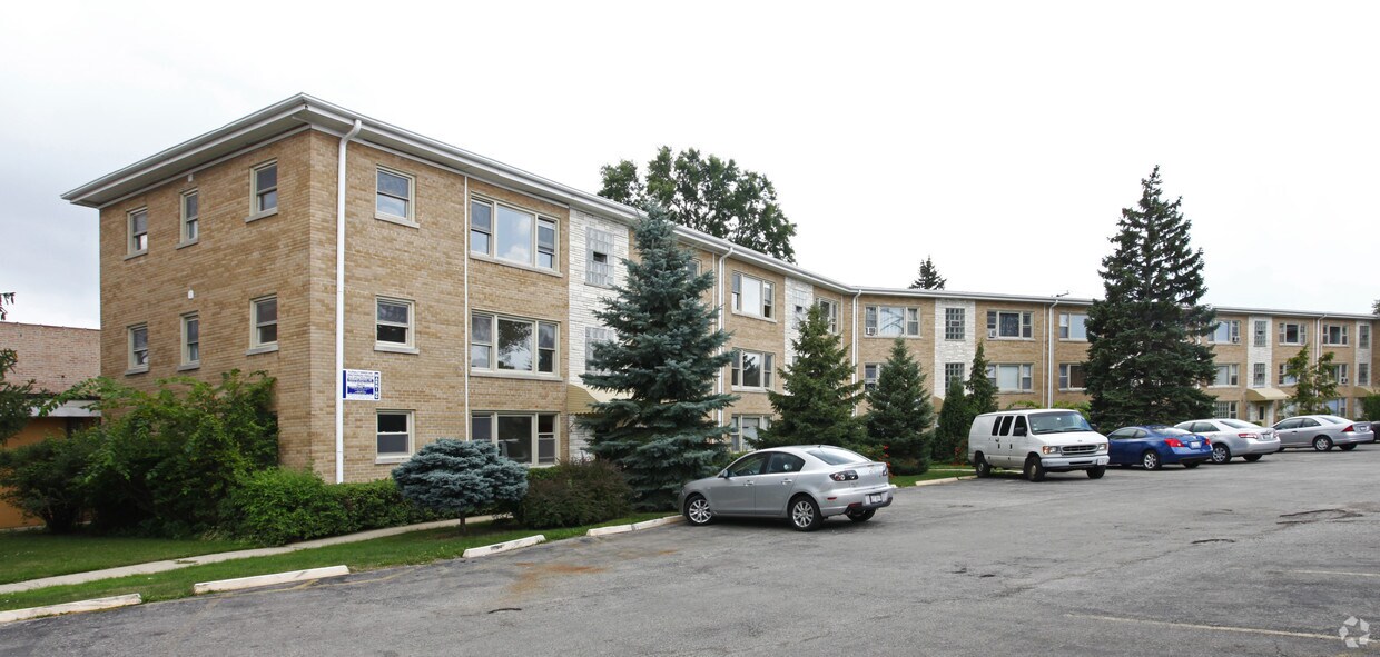 Primary Photo - 7626-7632 1/2 N Milwaukee Ave