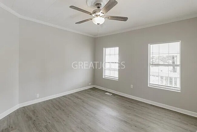 Building Photo - 4479 Middle St