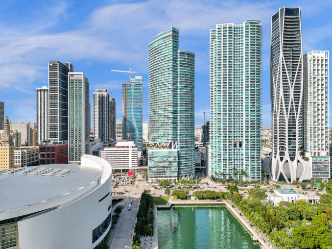 Foto del edificio - 888 Biscayne Blvd