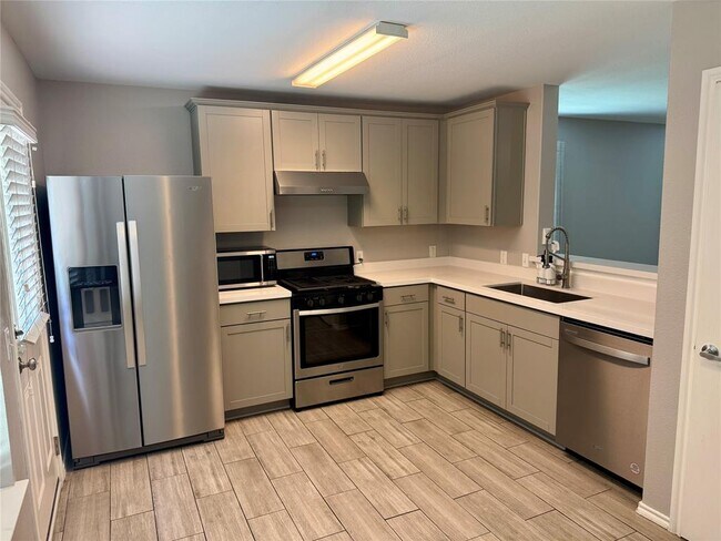 Foto del edificio - 7916 Nater Ln