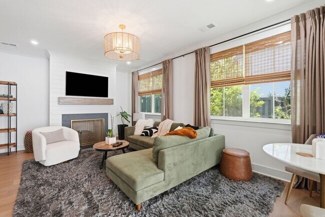 Building Photo - 105 Risewell Ct