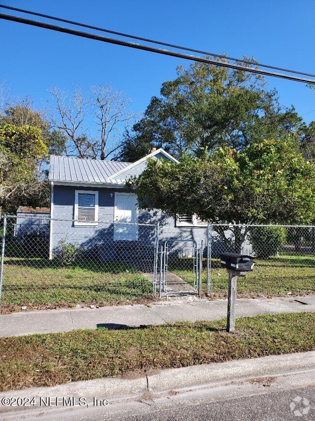 Building Photo - 1305 Melson Ave