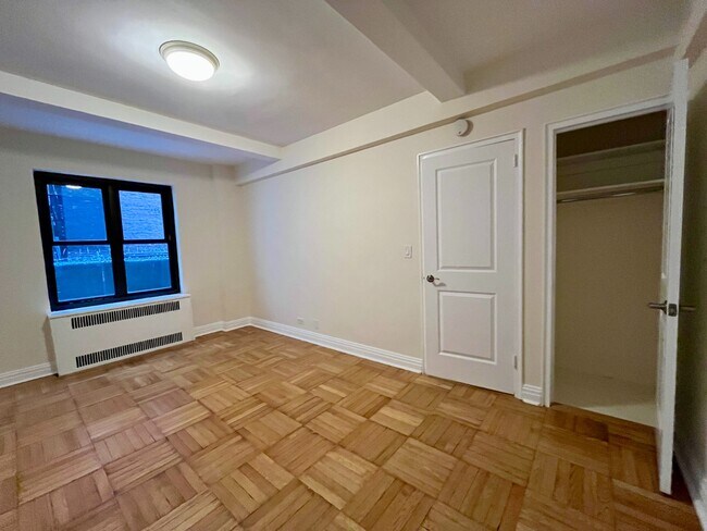 Foto del edificio - 141 E 56th St