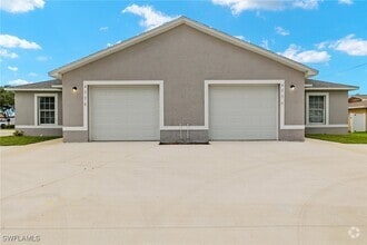 Building Photo - 4538 SW 8th Pl