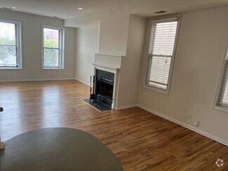 Building Photo - 900 N Ashland Ave