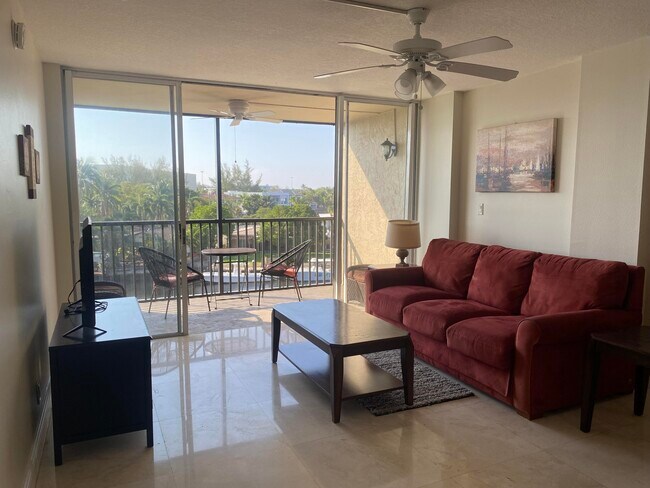 Foto del edificio - 13 Royal Palm Way