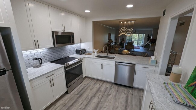 Building Photo - 2 br, 2 bath House - 250 John F Kennedy Dr...
