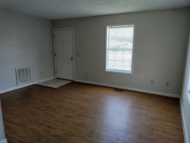 Building Photo - 2187 Jeffress Rd