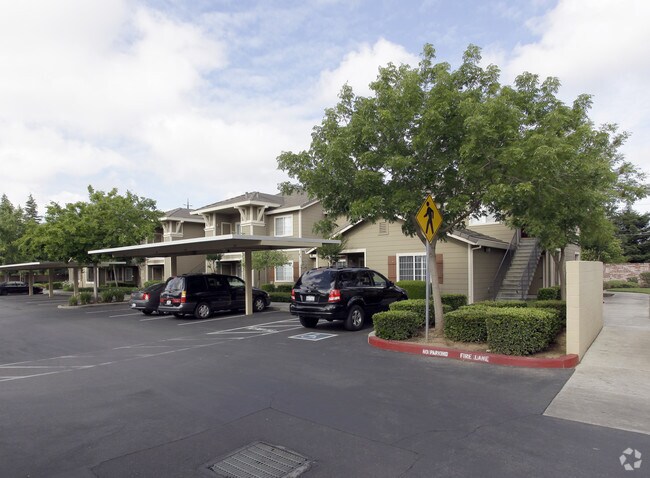 Building Photo - Village Crossing Apartments