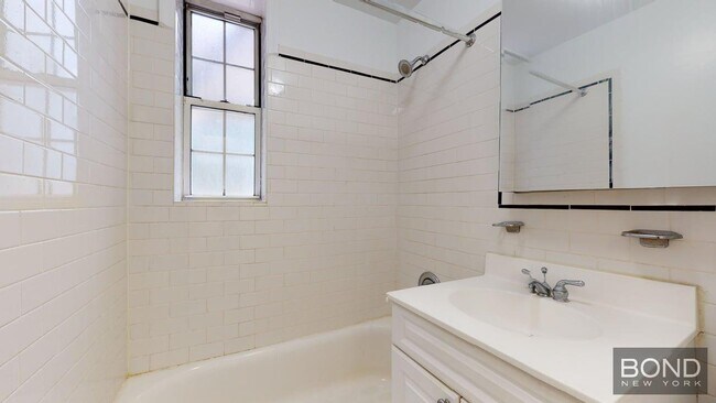 Foto del edificio - 117 W 13th St