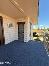 Building Photo - 860 E 13th St