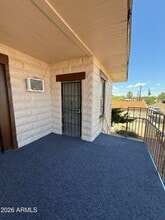 Building Photo - 860 E 13th St