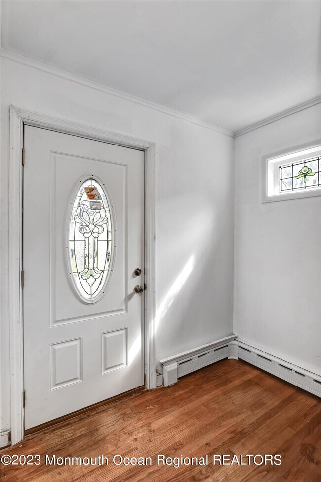 Foto del edificio - 27 Drummond Ave