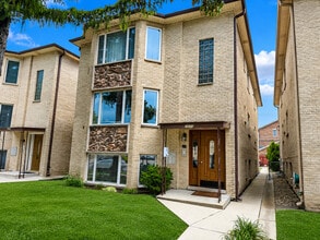 Building Photo - 2605 N 76th Ave