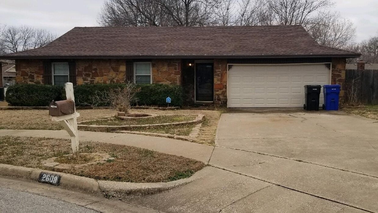 Foto principal - 2608 S Sycamore Ave