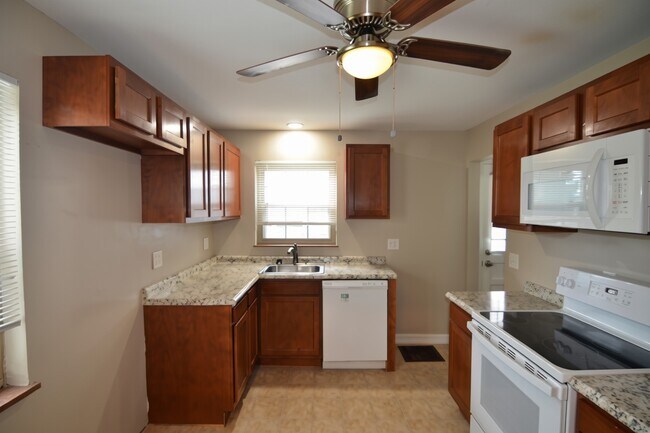 Foto del edificio - 8412 Wicklow Ave