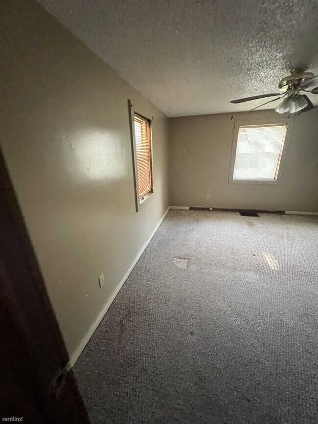 Foto del edificio - 3 br, 1 bath House - 403 East Division Street