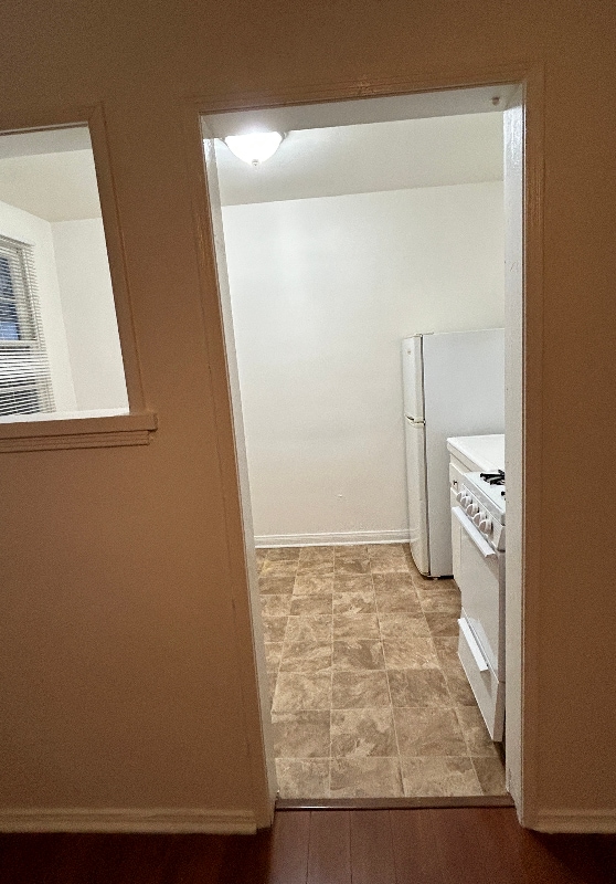 Building Photo - 1737 N Sycamore Ave