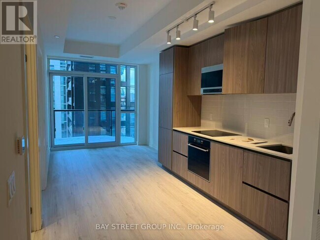 Photo du bâtiment - 110 Broadway Ave