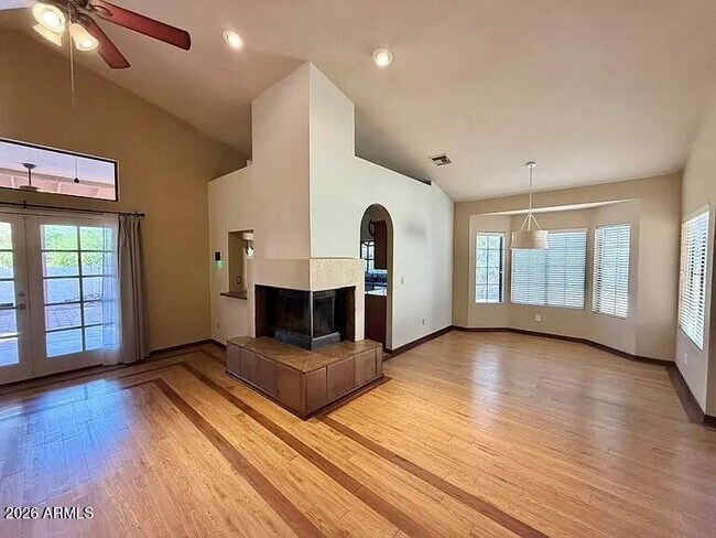 Foto del edificio - 8979 E Gail Rd