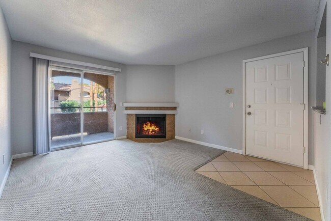 Building Photo - Cozy Condo with Pool View!