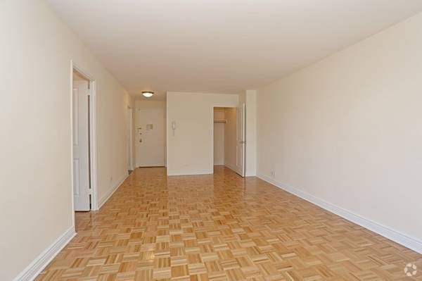 Building Photo - 94 Queensberry St