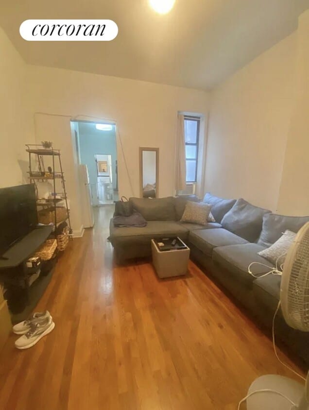 Foto principal - 507 E 81st St