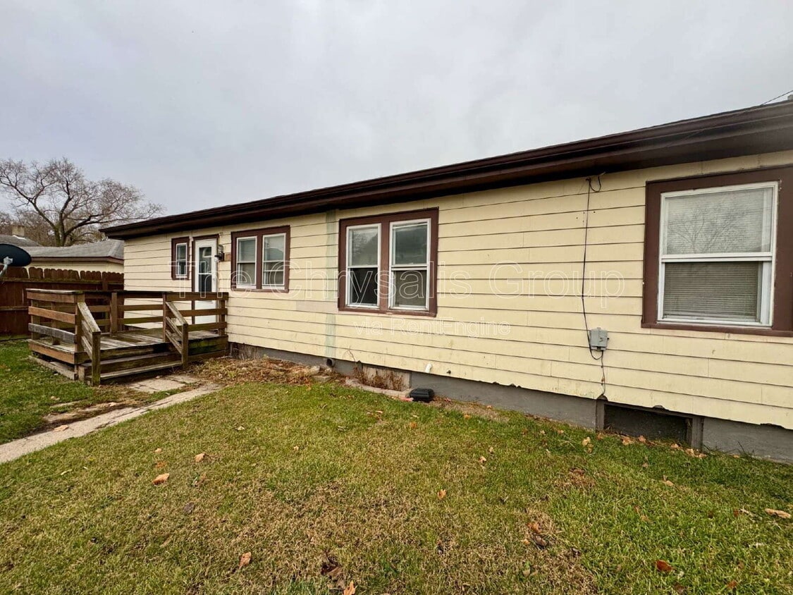 Primary Photo - 1339 Kansas St