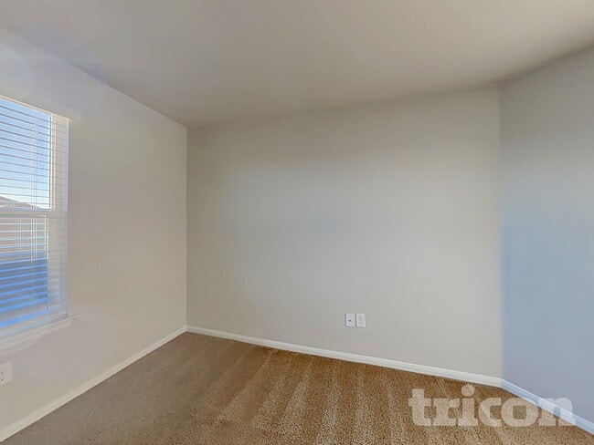 Building Photo - 15012 Custis Ln