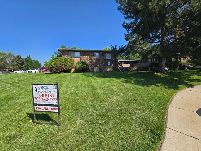 Foto del edificio - 1944 Meadow Dr