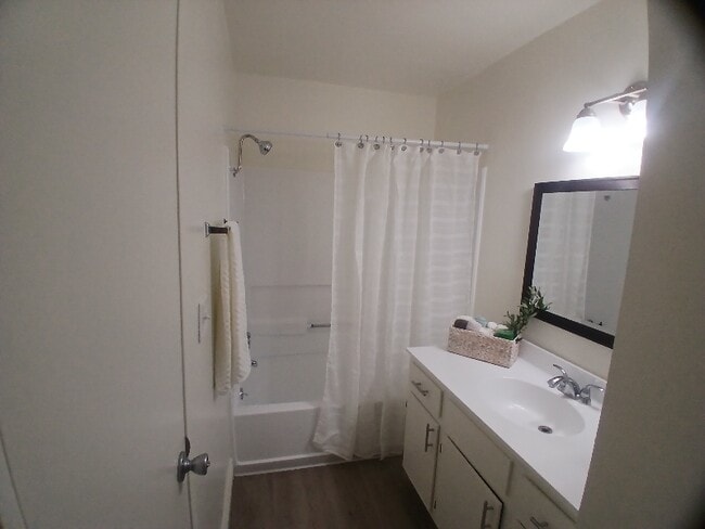 Foto del edificio - 27311 Camp Plenty Rd