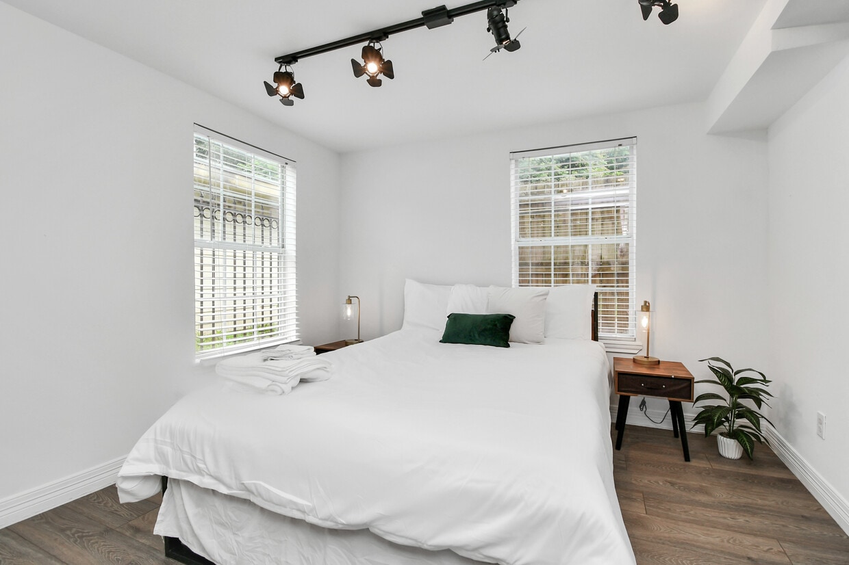 Foto principal - 2520 Barbee St