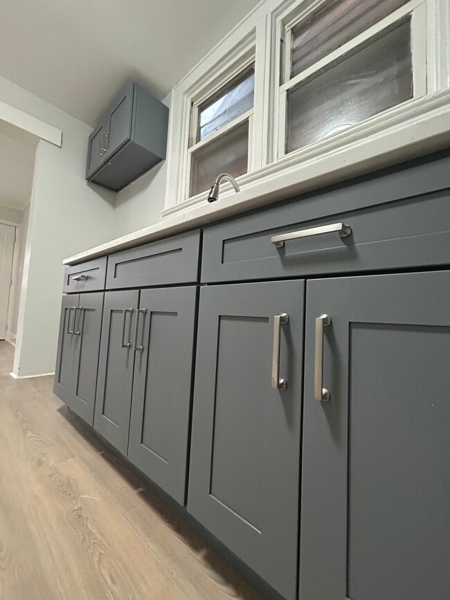 Building Photo - 243 Smith St