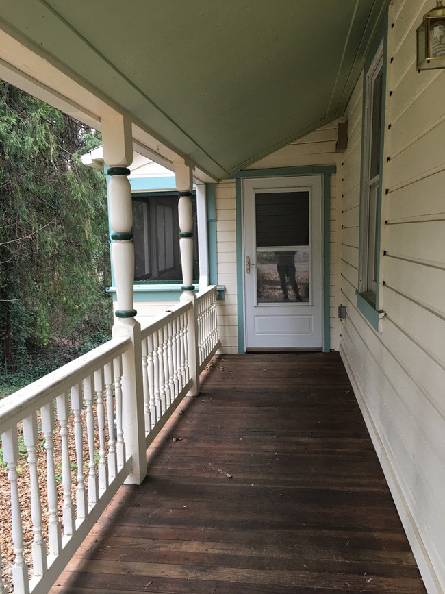 Building Photo - 228 B St