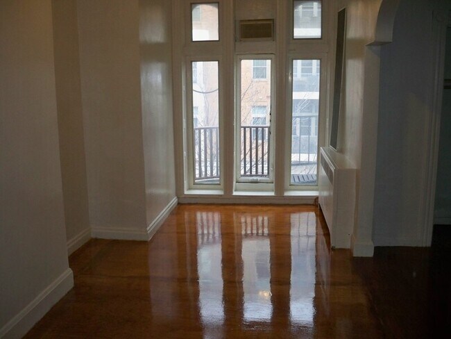 Foto del edificio - 6 E Preston St