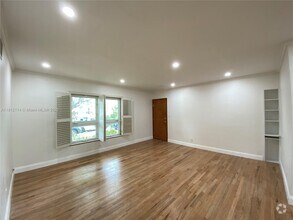 Building Photo - 7620 SW 56th Ave