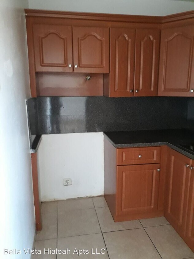 Primary Photo - 1355 W 44th Pl