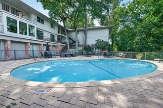 Building Photo - 6466 Bayou Glen Rd