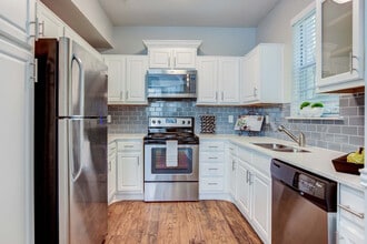 Building Photo - The Boulevard At Town Lake