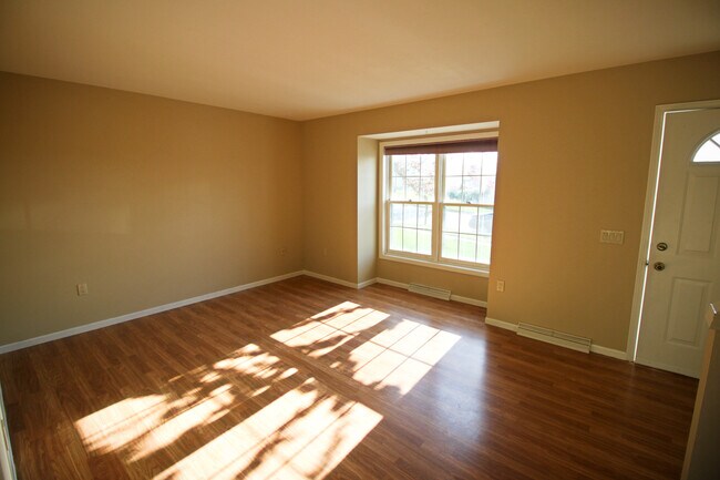 Building Photo - 3501 Cosgrove Dr
