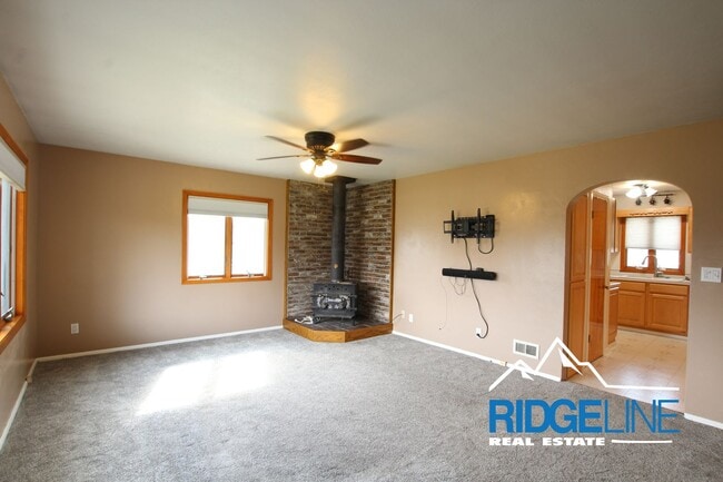 Building Photo - East-End Single Level Home for Lease!