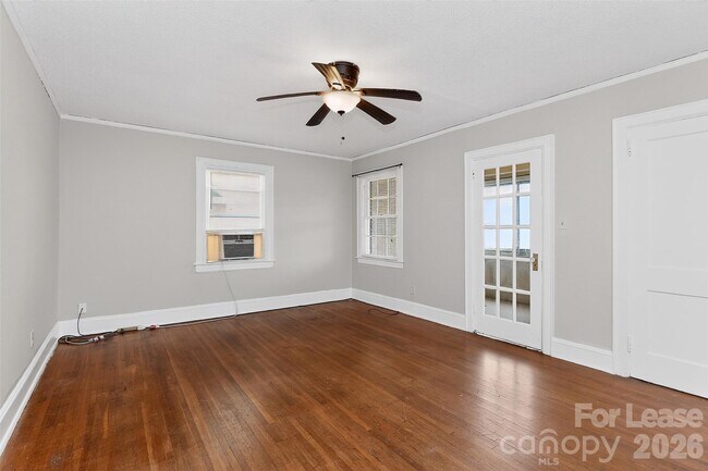 Foto del edificio - 1418 Park Dr