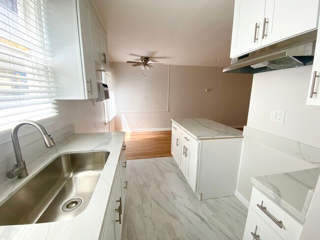 Foto del edificio - 12641 Vanowen St