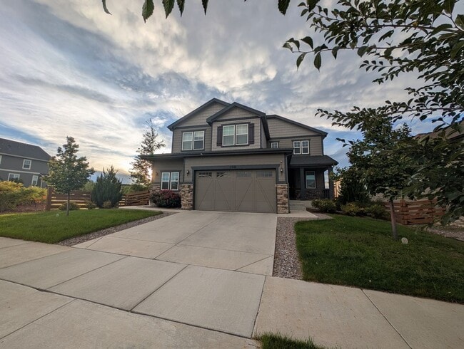 Building Photo - 590 Pikes View Dr