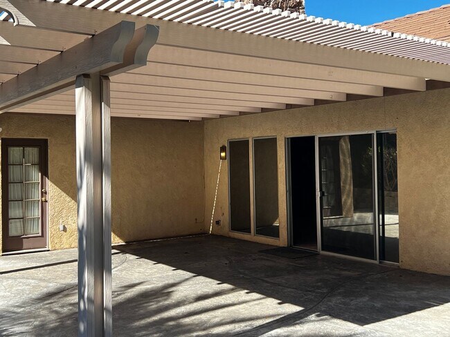 Building Photo - Home for rent in Canyon Crest!