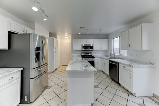 Building Photo - 4548 Grand Rock Dr